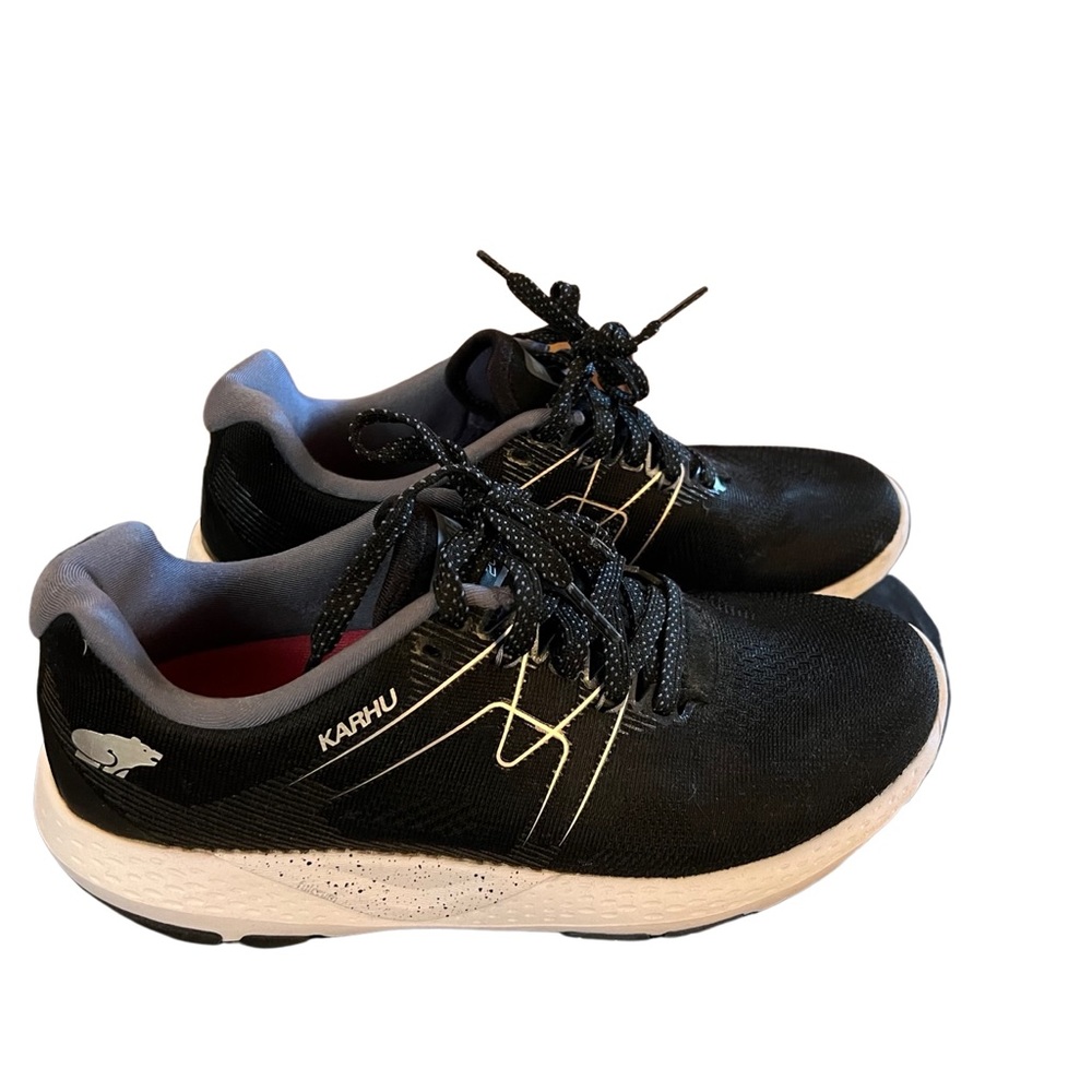 Karhu size 8 black running sneakers worn twice very good condition